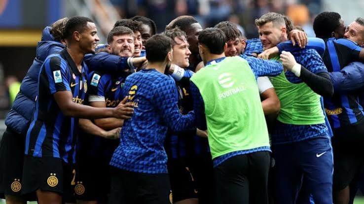 Inter Beat Fiorentina 2-1 with Two Late Goals in Serie A
